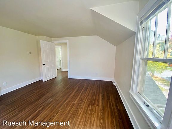 5th image of 1122 Division St #14174671