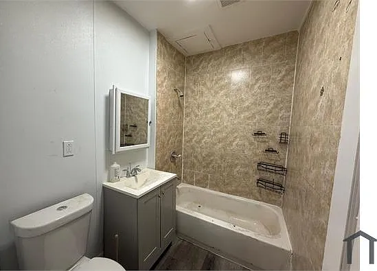 3 bed, 1200 sqft, $2,300 — Photo 2