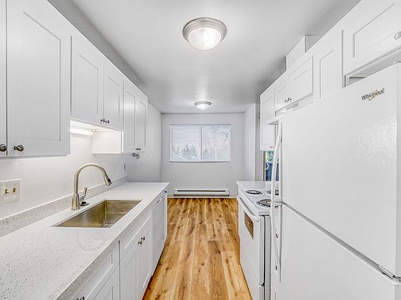 2nd image of 1140 Edmonds Ave NE Unit 306