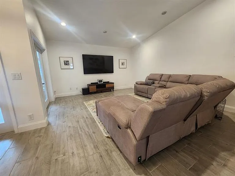 250 E Riverbend Dr — Photo 12