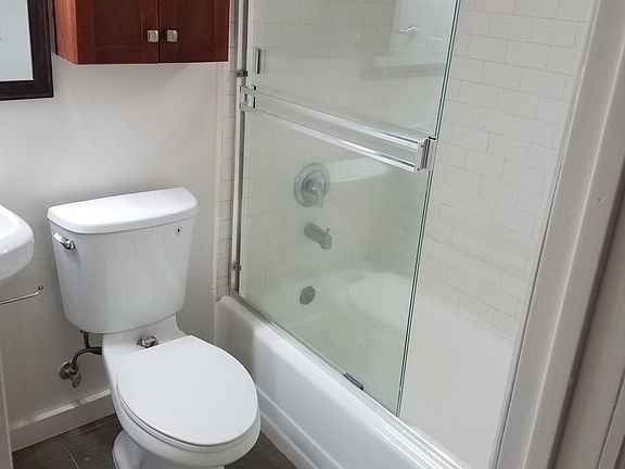 4th image of 13449 Moorpark St APT E