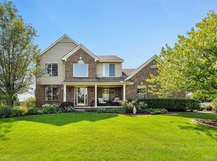 25853 Cobblers Ln, South Lyon, MI 48178