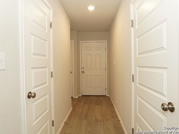 5th image of 842 Hickory Trail