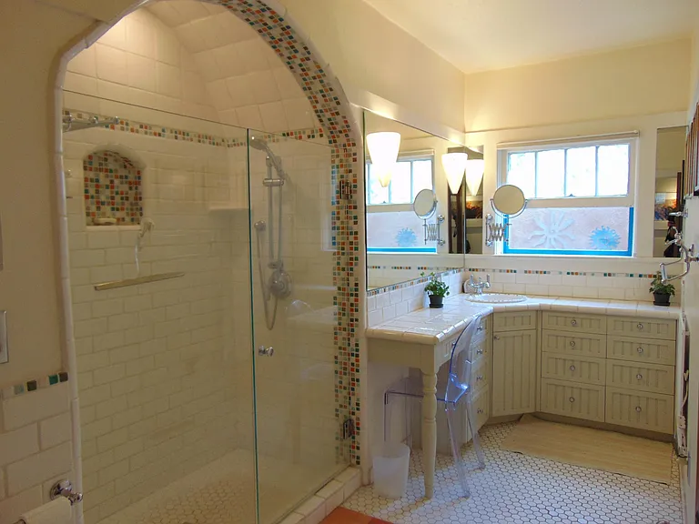 339 Delgado St — Photo 6