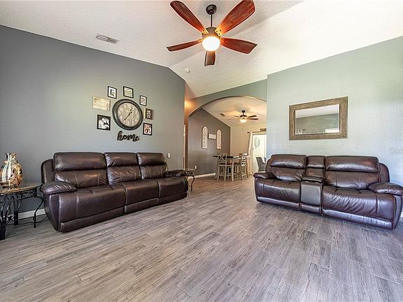 3rd image of 2257 San Antonio St