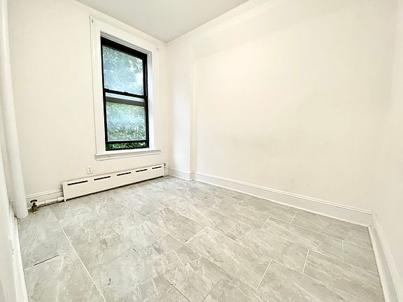 2nd image of 161 Prince St APT 9