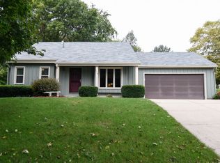 170 Debbie Dr, Waukesha, WI 53189