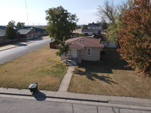 403 30th St, Wilson, KS 67490