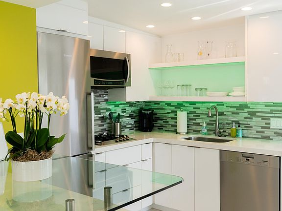 4th image of 560 S Indian Canyon Dr APT 2