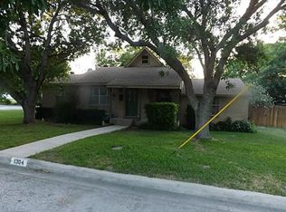 1304 S Church St, Decatur, TX 76234