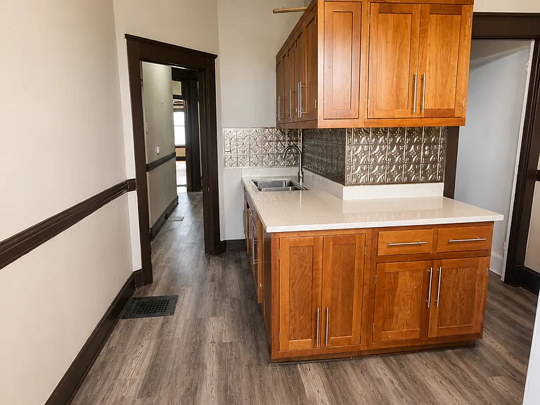 2333 S Lawndale Ave — Photo 14