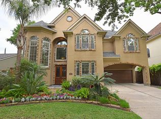 5204 Patrick Henry St, Bellaire, TX 77401