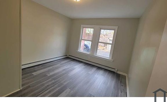 4th image of 126 Parker St APT 1
