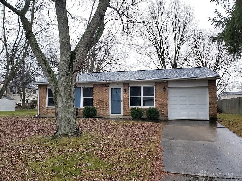 1st image of 102 Topsfield Farm Cir