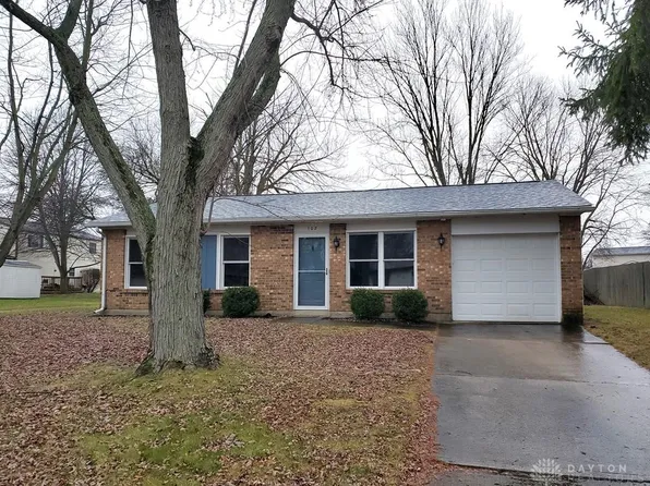 102 Topsfield Farm Cir, Englewood, OH 45322