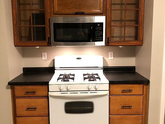 Gas range and microhood