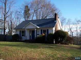 9 Hillcrest Ave, Montvale, NJ 07645