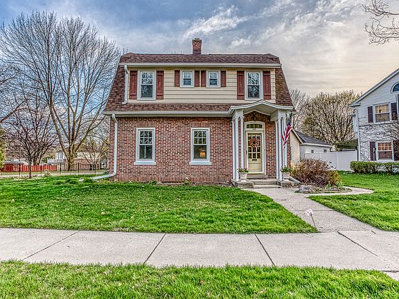 2nd image of 729 W Park Ln