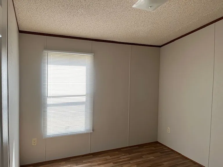 2900 E 6th Ave — Photo 15