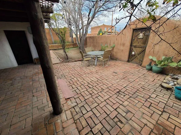 215 19th St NW, Albuquerque, NM 87104