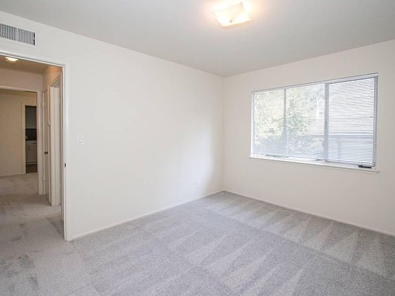 3rd image of 500 Palo Alto Ave APT G