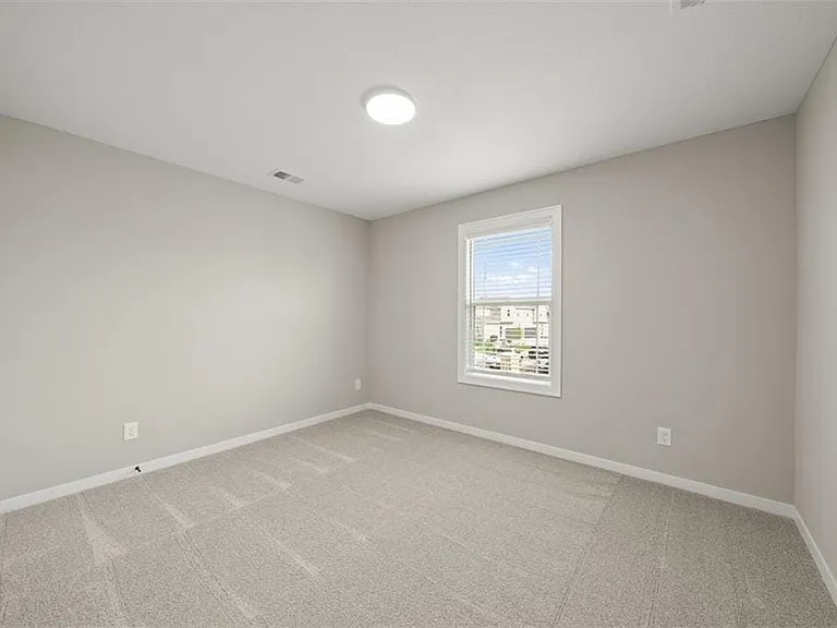 16973 W 164th Ter — Photo 13