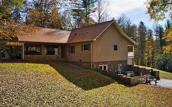 3rd image of 5969 Hollow Springs Cir