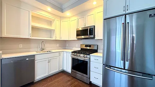 371 Main St #8 Photo 1