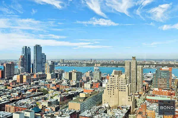 Sold by Bond New York | media 6