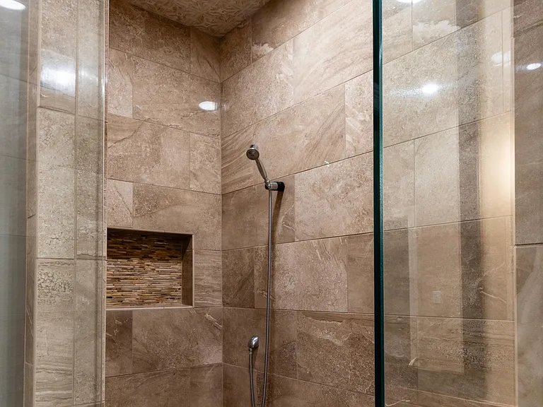 655 S Riverside Dr #1502 — Photo 18