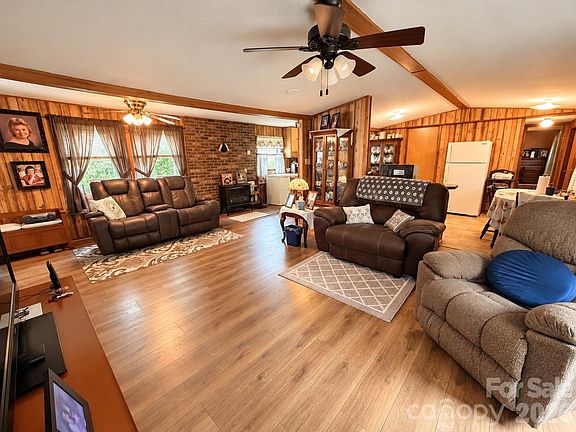 5th image of 139 N Ridge Dr