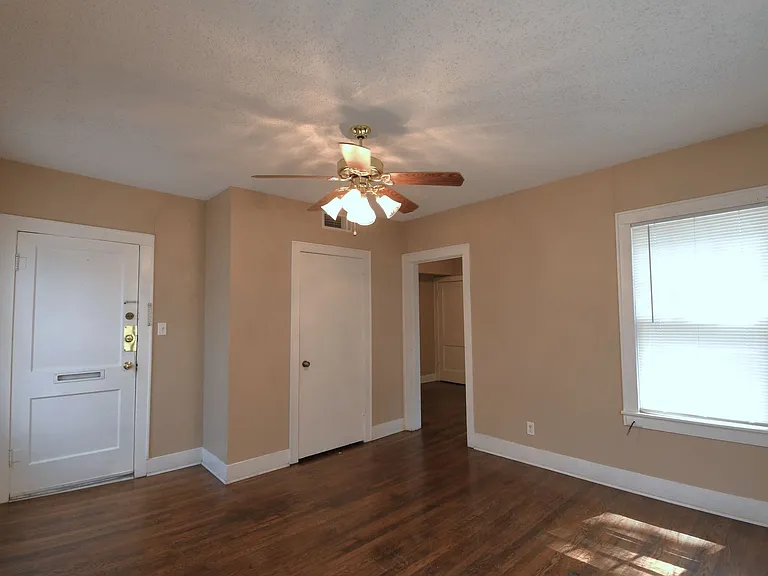 502 S Fannin Ave #101 — Photo 3