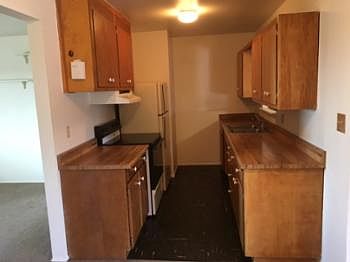 3rd image of 13088 S Cove Pkwy