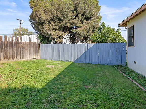 4th image of 2718 E College Ave