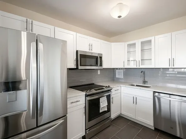 7-24 166th St #9C, Queens, NY 11357