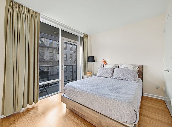 4th image of 350 W 53rd St APT 4A