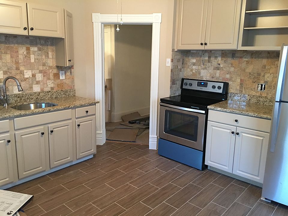 2nd image of 438 Fairmont Ave APT 2