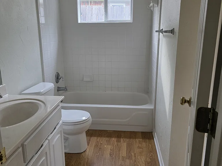 2512 Wilshire Dr — Photo 9