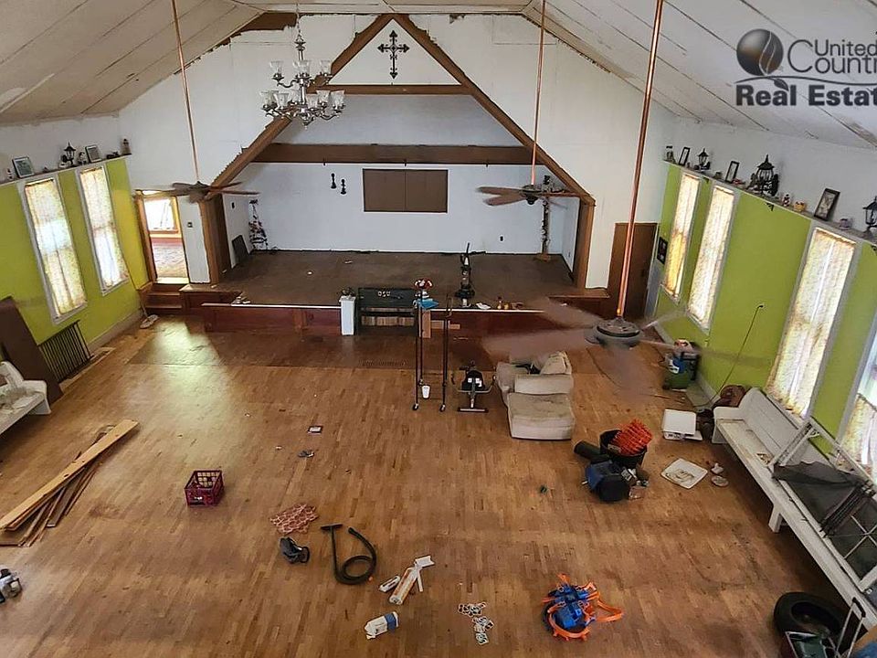 2nd image of 601 4th St