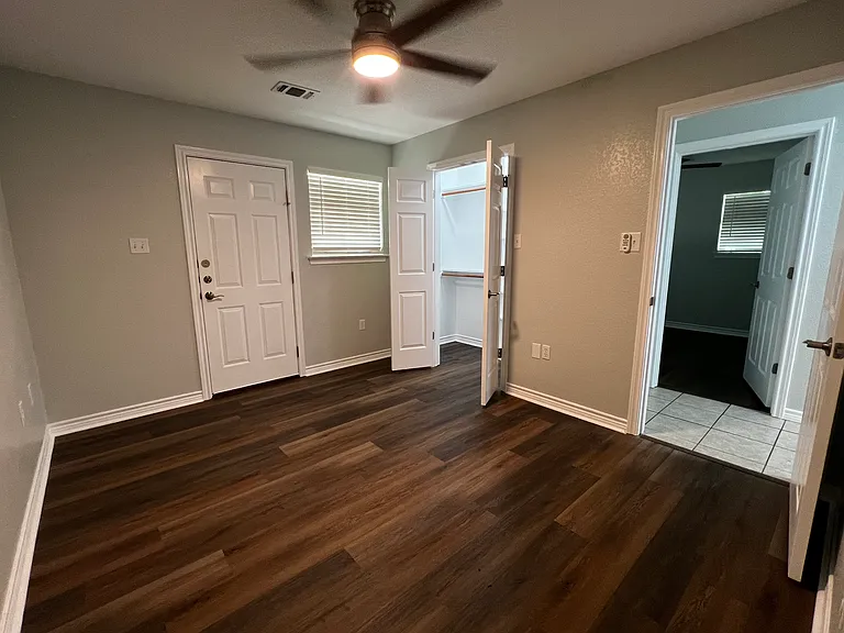 511 W Live Oak St #B — Photo 17