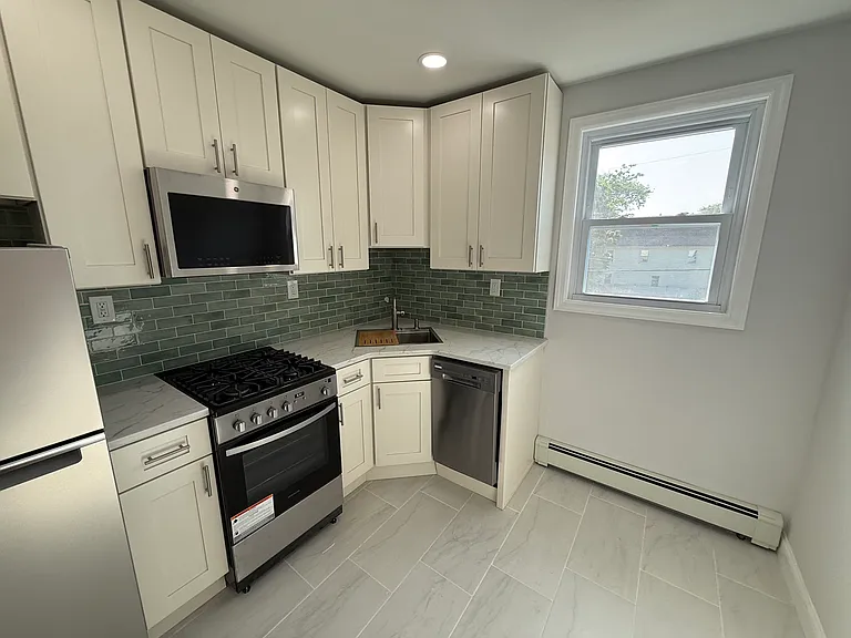 518 Asbury Ave #2 — Photo 10