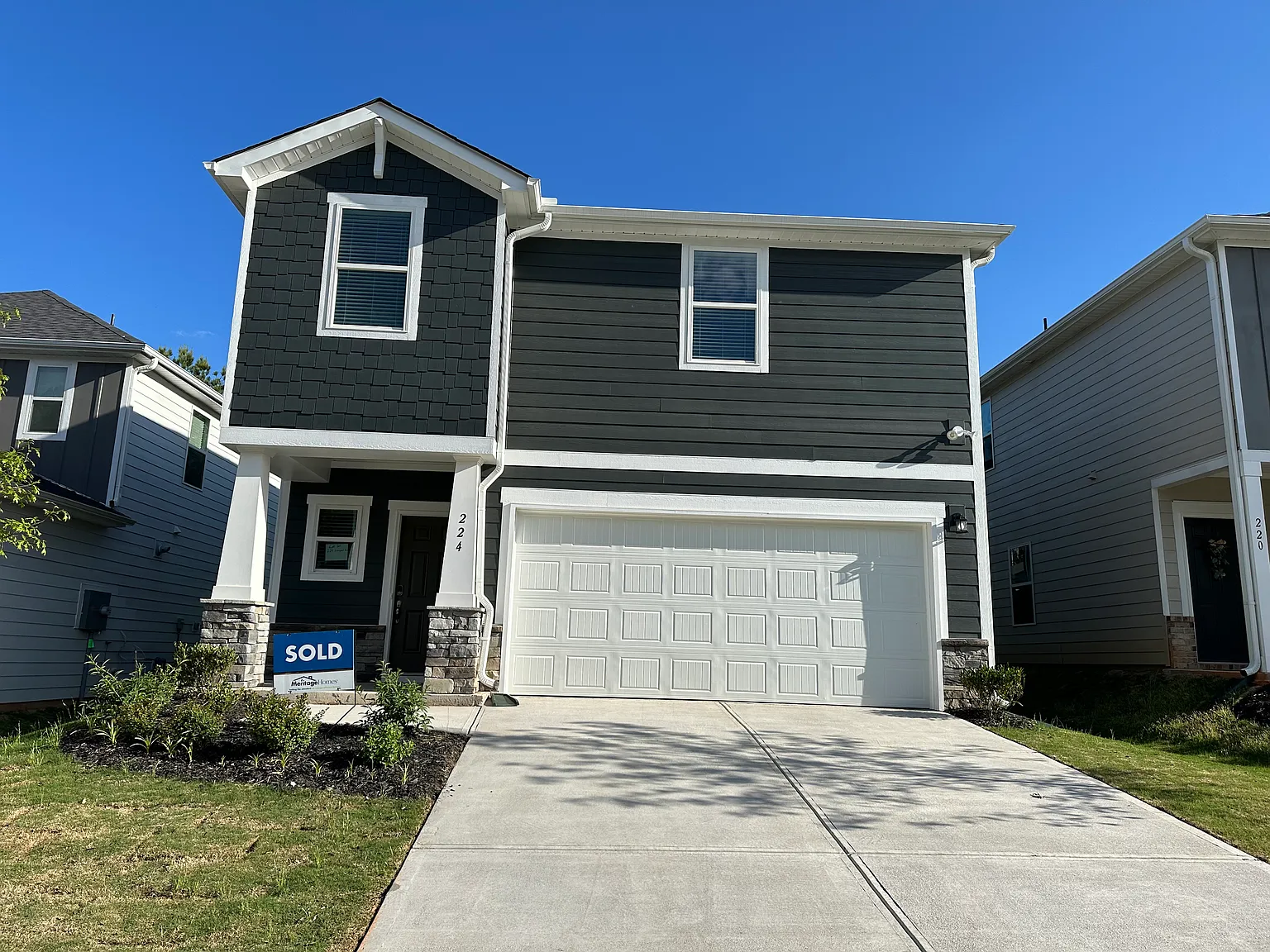 4 bed, 2.5 bath, 1934 sqft, $2,375 — Photo 1