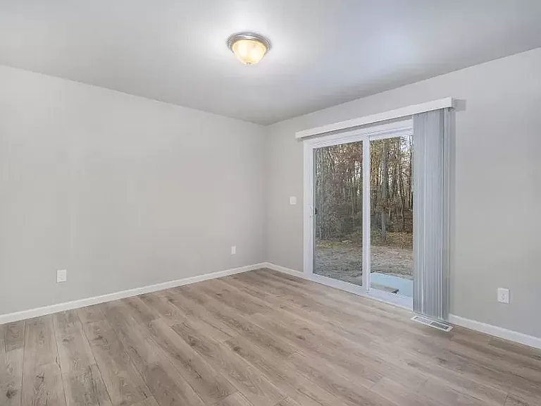 6354 Wood Hollow Ave — Photo 8