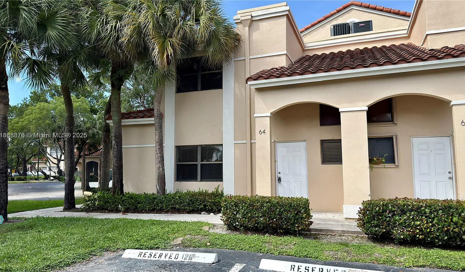 3 bed, 2.5 bath, 1400 sqft, $3,160 — Photo 1