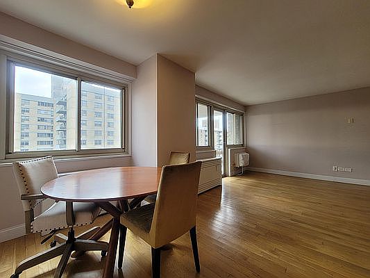 4th image of 70 W 93rd St APT 25G