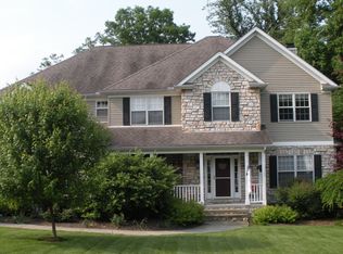 7955 Bainbrook Dr, Chagrin Falls, OH 44023