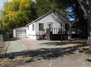 1322 N Cottonwood St, North Platte, NE 69101