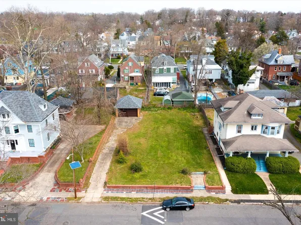 920 Berkeley Ave, Trenton, NJ 08618