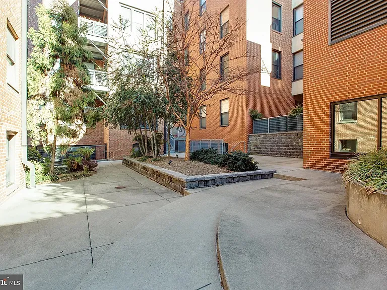 1211 Light St #T6 — Photo 16