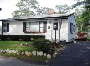 9 Apache Ln, Buzzards Bay, MA 02532